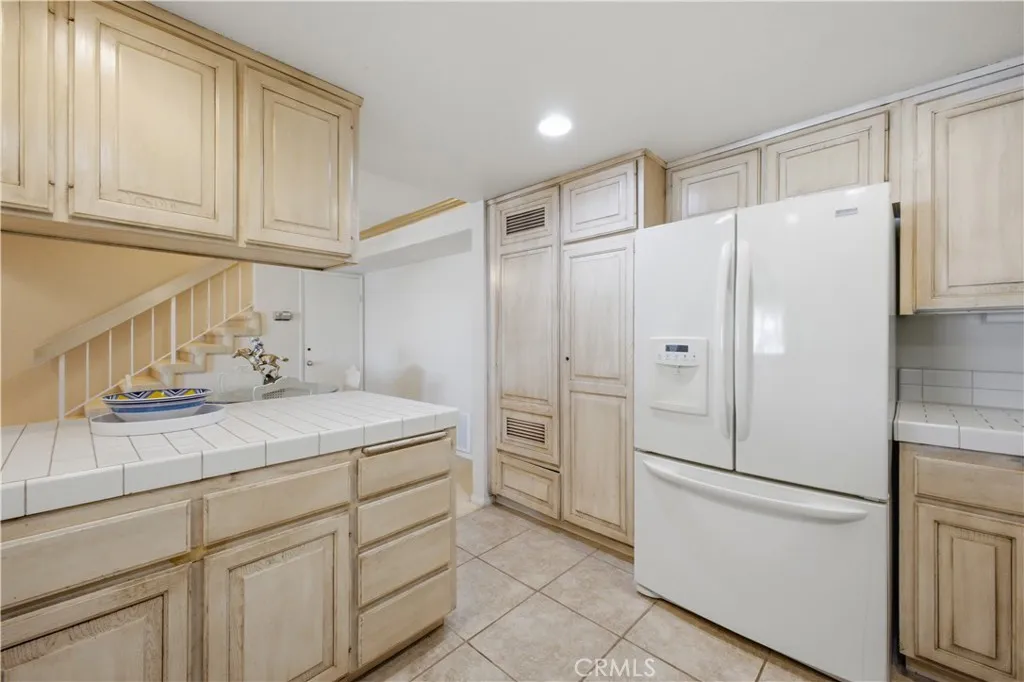 https://cdn.realtyfeed.com/cdn/127/306768731/61f7e2cefa900ba3db8c1a68ffe6ff88.webp