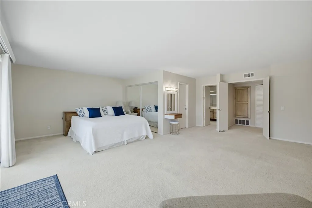 https://cdn.realtyfeed.com/cdn/127/306768731/65cb0fe29f6195c49f810514d17e3bad.webp
