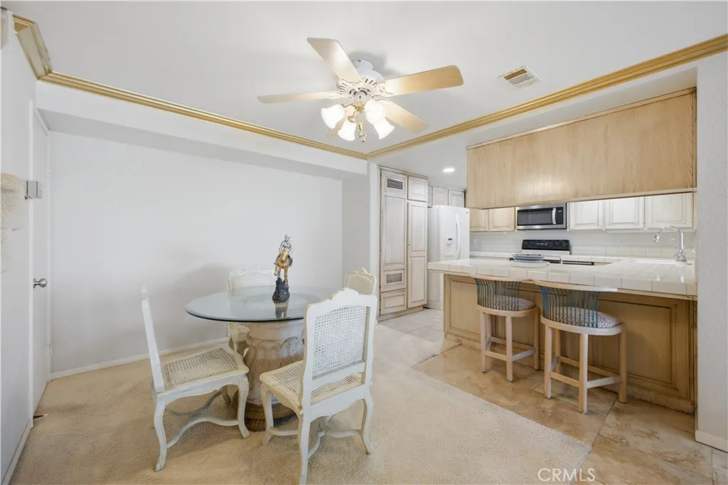 https://cdn.realtyfeed.com/cdn/127/306768731/e4a25e3702d17935f40f6faa72843cd4.webp