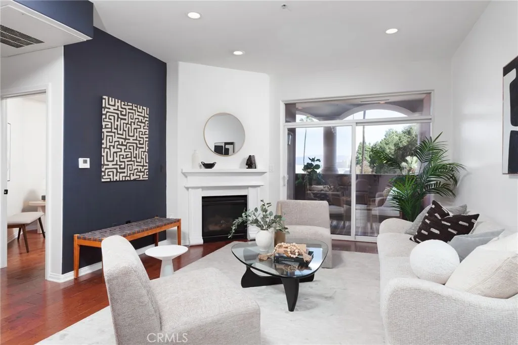 3750 Santa Rosalia Drive Unit 207, Los Angeles, CA 90008 - Photo 5 of 32, Los Angeles, CA