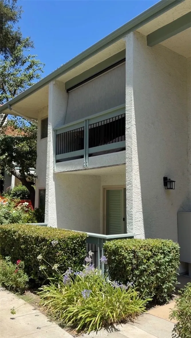 Calabasas, CA 91302