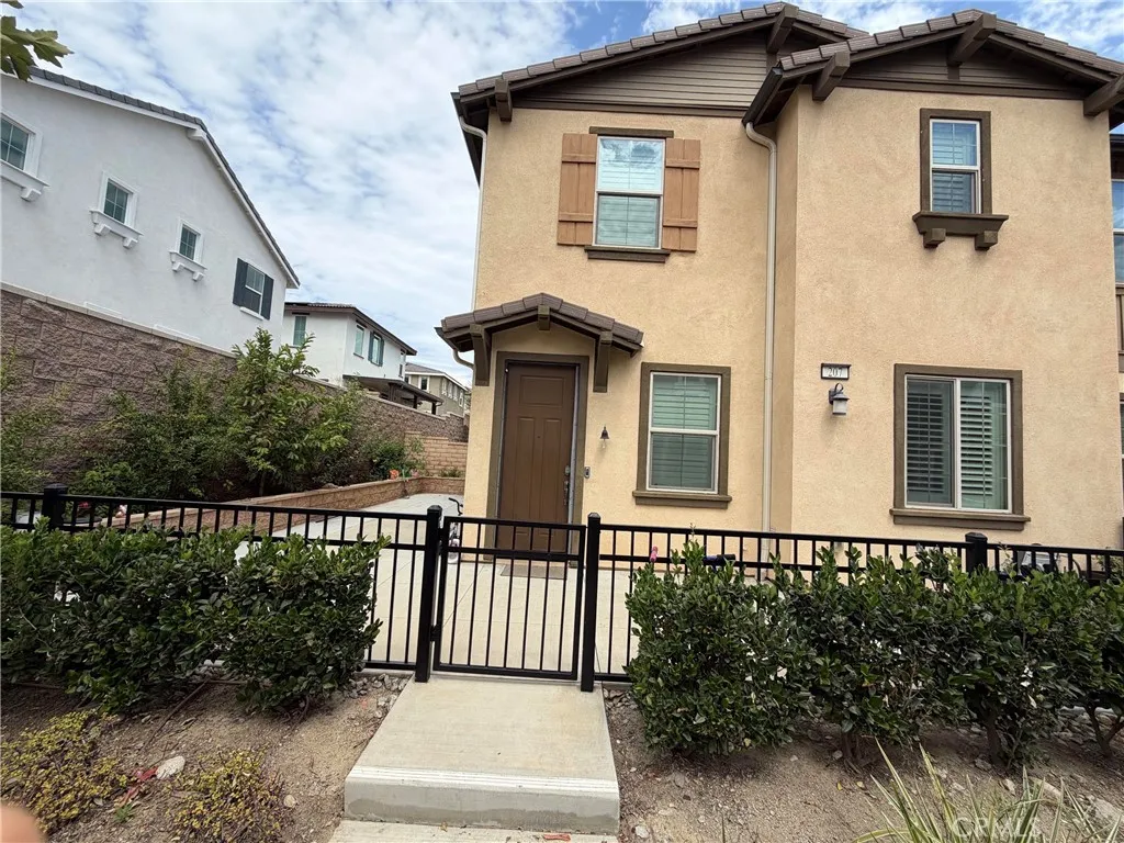 16502 Casa Grande Avenue Unit 207, Fontana, CA 92336 - Main photo, Fontana, CA
