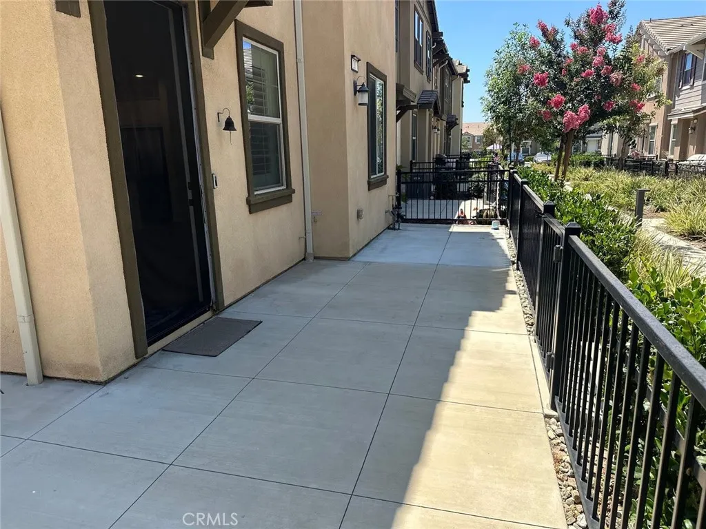 16502 Casa Grande Avenue Unit 207, Fontana, CA 92336 - Photo 3 of 33, Fontana, CA
