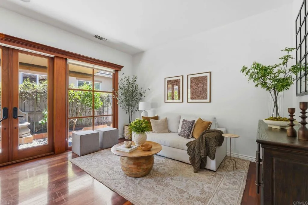 https://cdn.realtyfeed.com/cdn/127/306768841/73e721b743bdf1f9a947e2e16c2116c3.webp