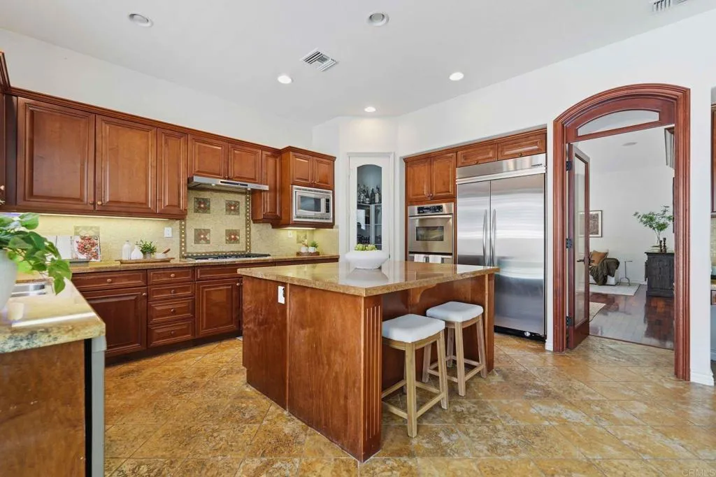 https://cdn.realtyfeed.com/cdn/127/306768841/ad8aea4a60e8d8da1b69011860c28ac7.webp