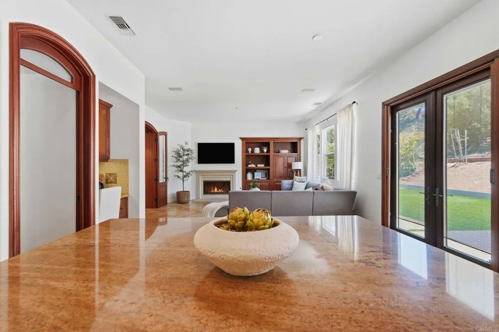 https://cdn.realtyfeed.com/cdn/127/306768841/f3ed529eacec9ddcae3ea17c32f514b9.webp