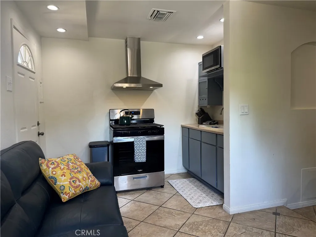 3000 Fairbanks Avenue, Simi Valley, CA 93063 - Photo 2 of 10, Simi Valley, CA