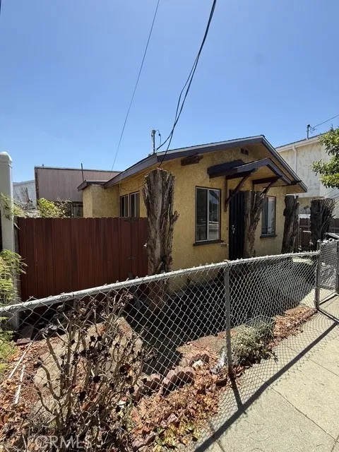 1326 S Cabrillo