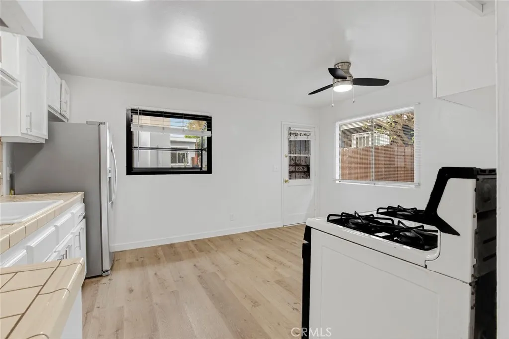 506 S Kern Avenue, Los Angeles, CA 90022 - Photo 5 of 34, Los Angeles, CA