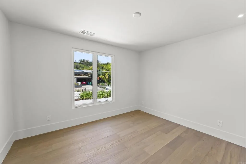 https://cdn.realtyfeed.com/cdn/127/306769052/fe093718516d2c8555940438dc9bbd89.webp