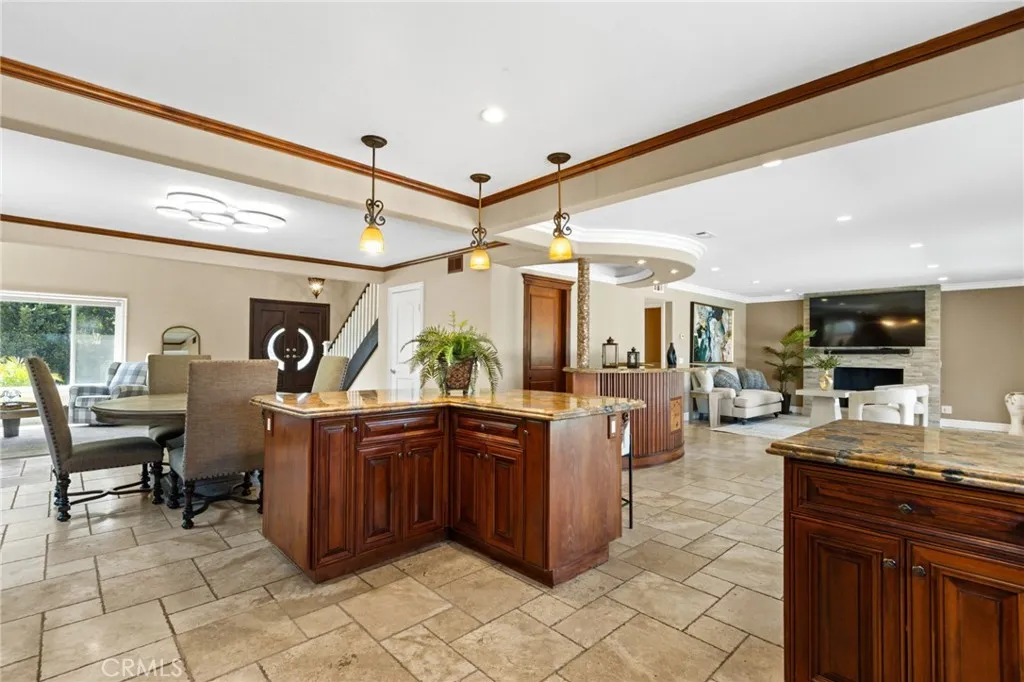 Anaheim Hills, CA 92807