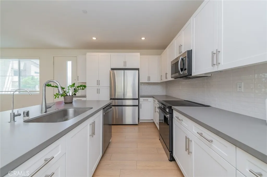 3218 S Jasper Paseo, Ontario, CA 91761 - Photo 4 of 33, Ontario, CA