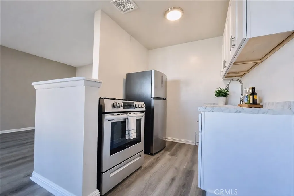 1811 W Sallie Unit E, Anaheim, CA 92804 - Photo 4 of 25, Anaheim, CA