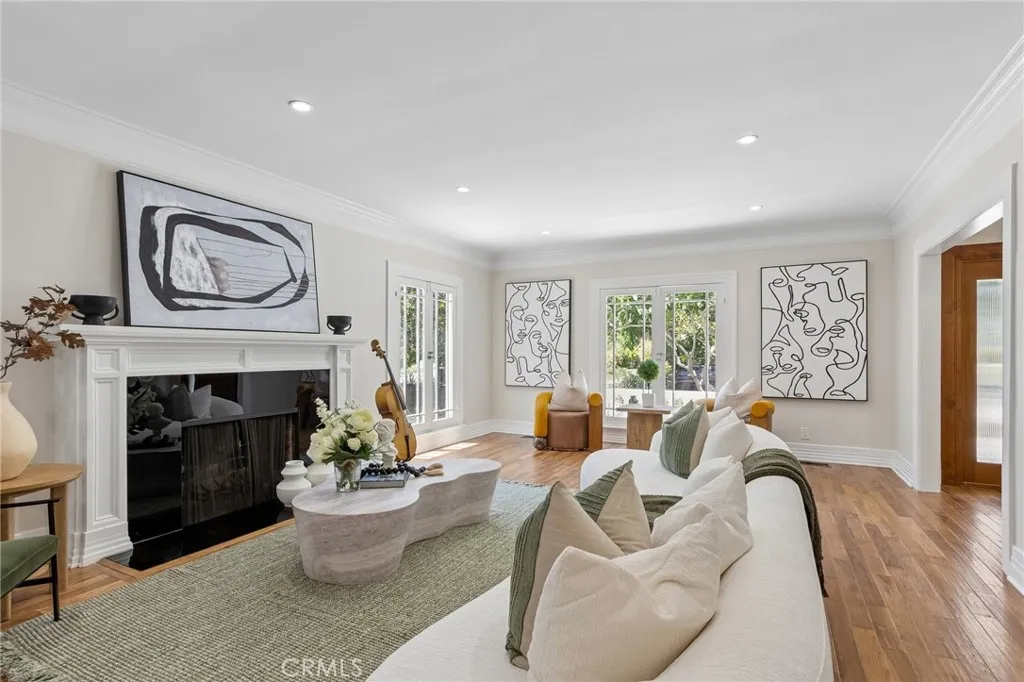 230 S Lucerne Boulevard, Los Angeles, CA 90004 - Photo 3 of 35, Los Angeles, CA