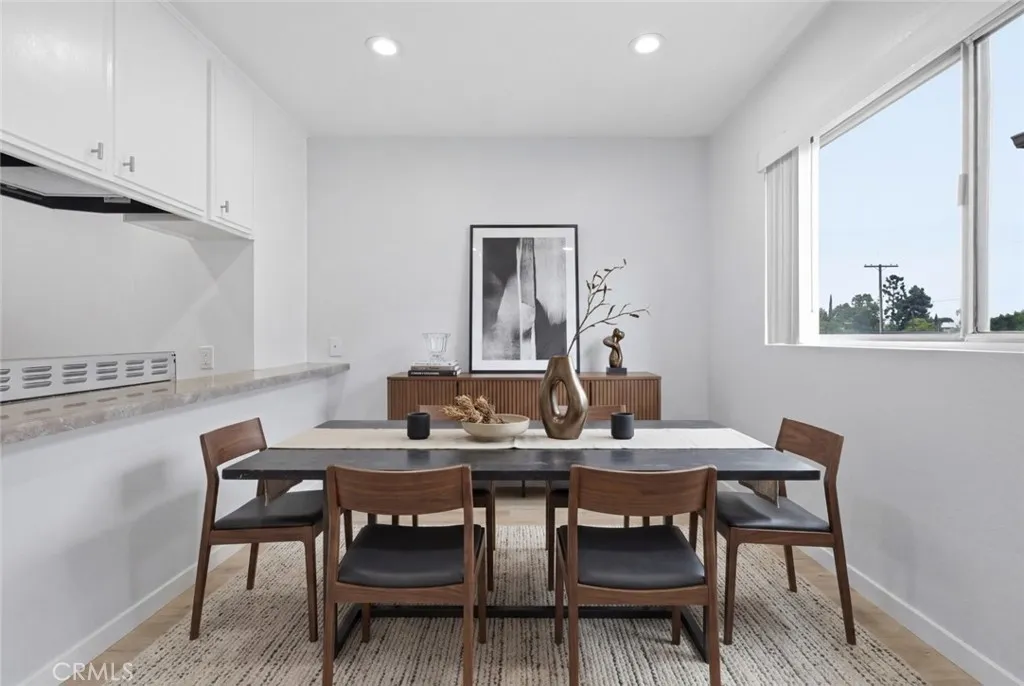 6245 Woodman Avenue Unit 209, Valley Glen, CA 91401 - Photo 3 of 30, Valley Glen, CA