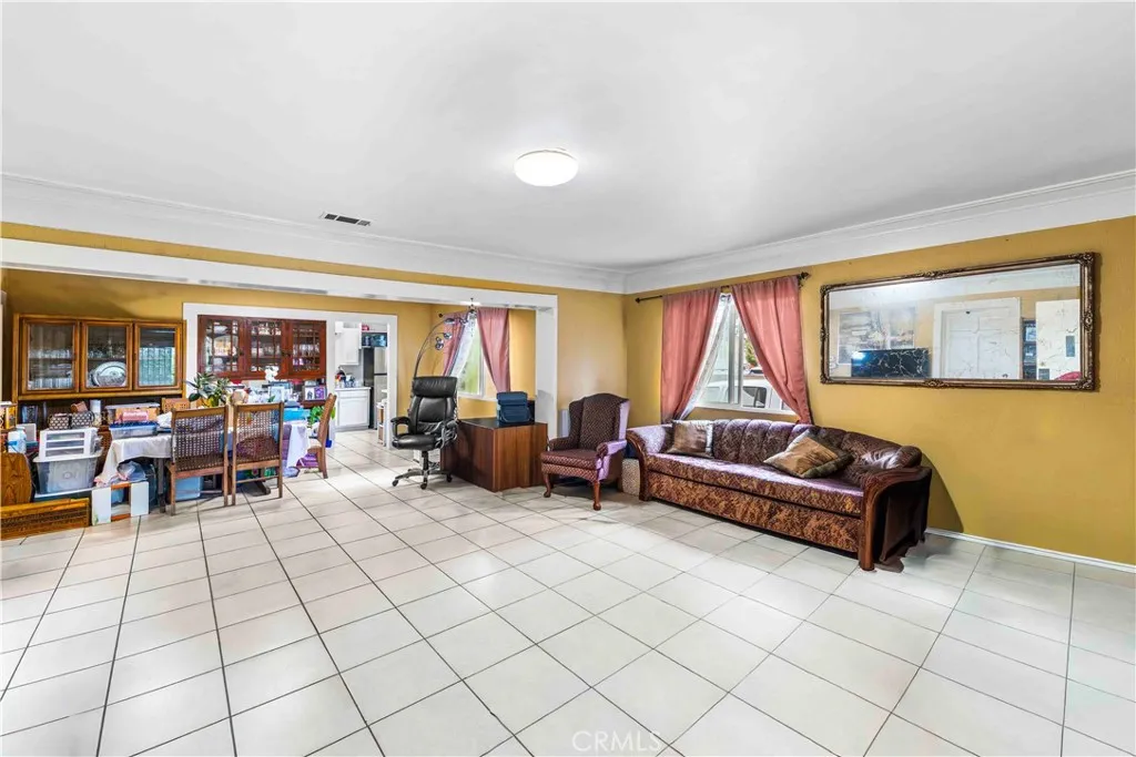 1012 Vina, Long Beach, CA 90813 - Photo 3 of 16, Long Beach, CA