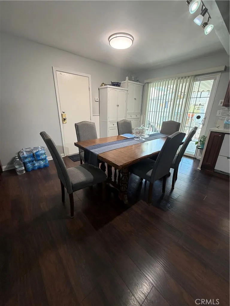561 Whitney Drive, Hemet, CA 92543 - Photo 3 of 25, Hemet, CA