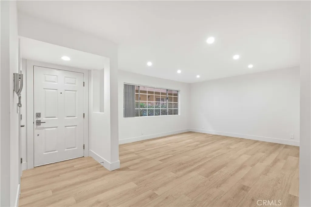 345 W Alameda Unit 104, Burbank, CA 91506 - Photo 2 of 35, Burbank, CA