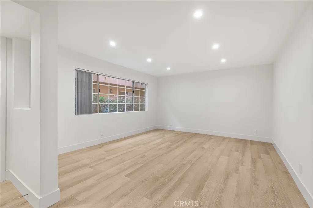345 W Alameda Unit 104, Burbank, CA 91506 - Photo 4 of 35, Burbank, CA