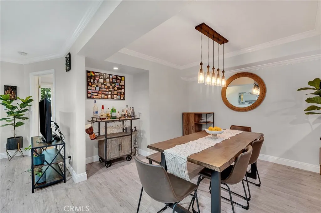 5009 Woodman Avenue Unit 108, Sherman Oaks, CA 91423 - Photo 5 of 23, Sherman Oaks, CA