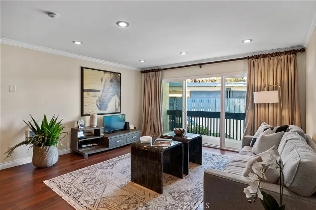 603 S Prospect Avenue Unit 205, Redondo Beach, CA 90277 - Photo 3 of 37, Redondo Beach, CA