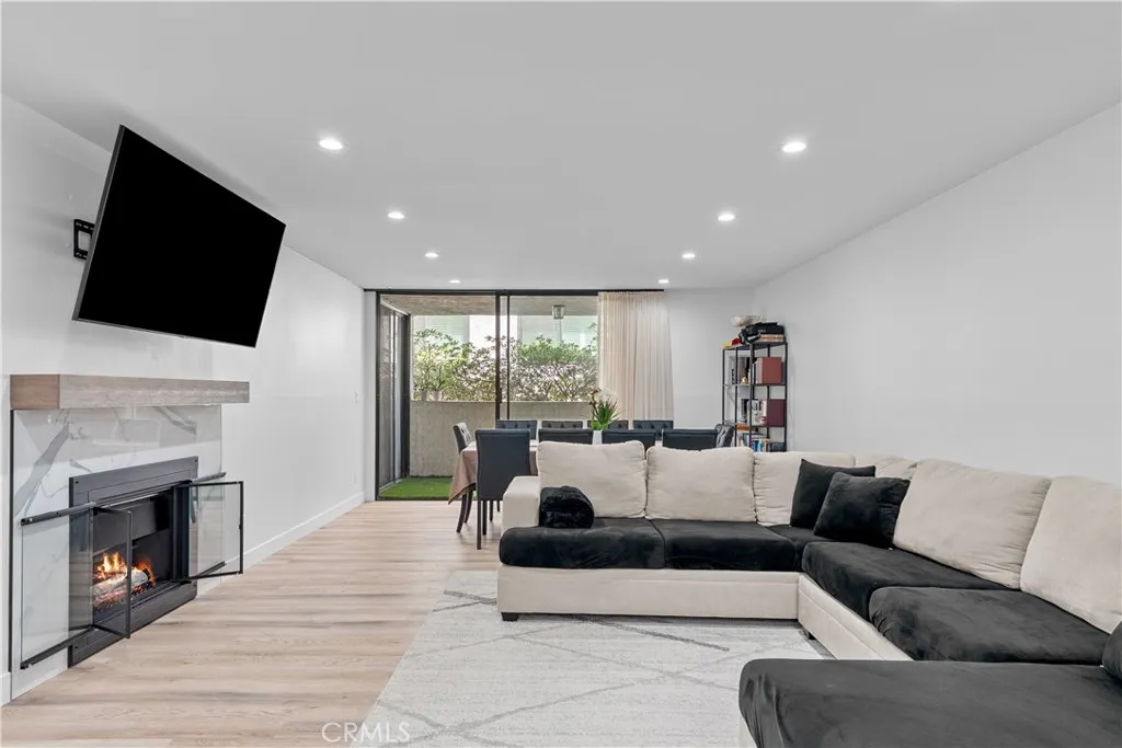 Tarzana, CA 91356
