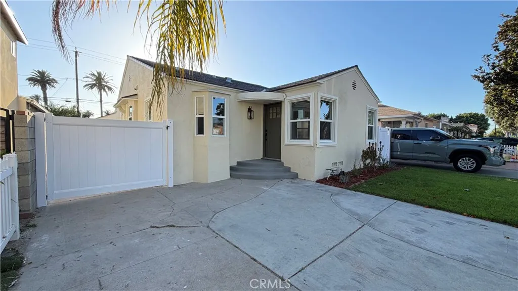 2741 Gale Avenue