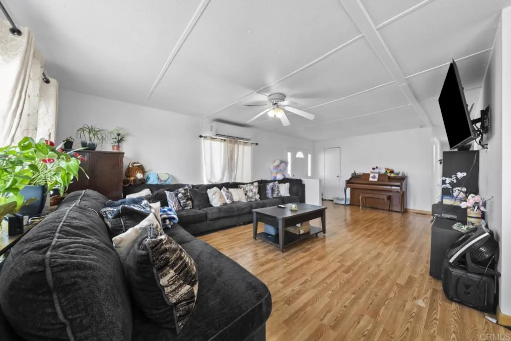 https://cdn.realtyfeed.com/cdn/127/306769413/2566936cd52896d86731cf1ba678b289.webp