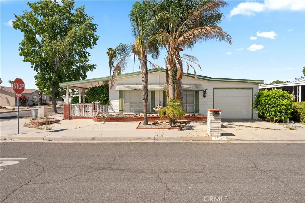 1290 Vista Grande, Hemet, CA 92543 - Main photo, Hemet, CA