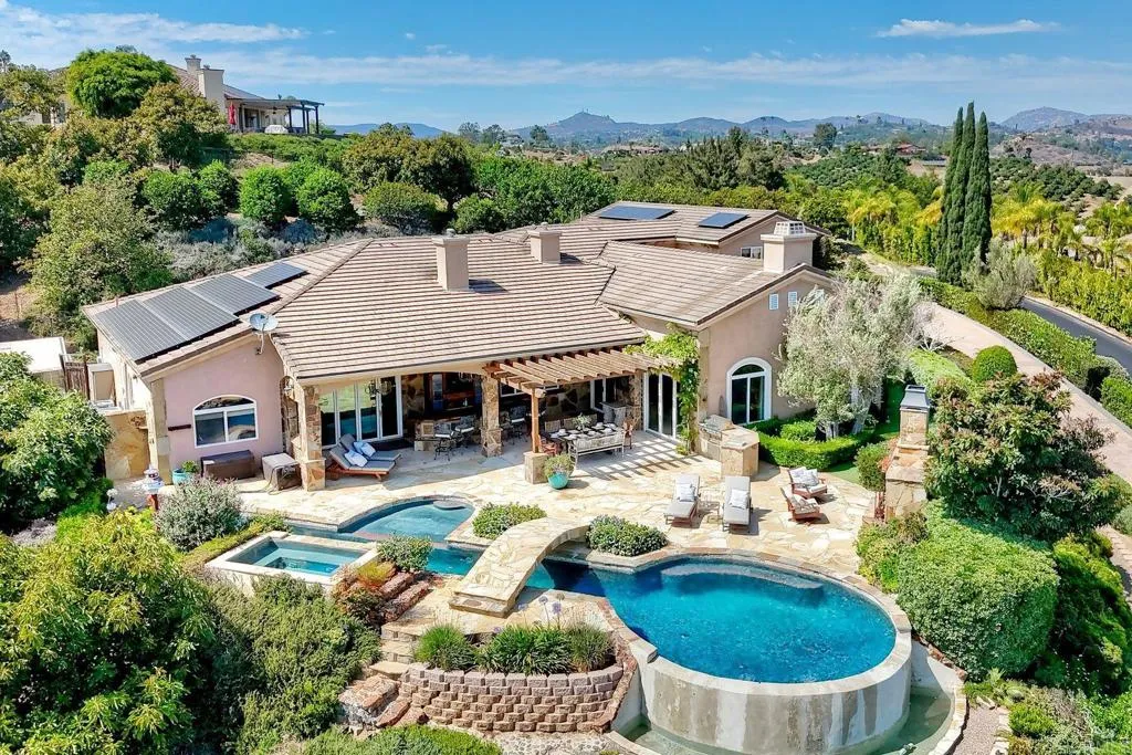 2484 Dos Lomas, Fallbrook, CA 92028 - Main photo, Fallbrook, CA