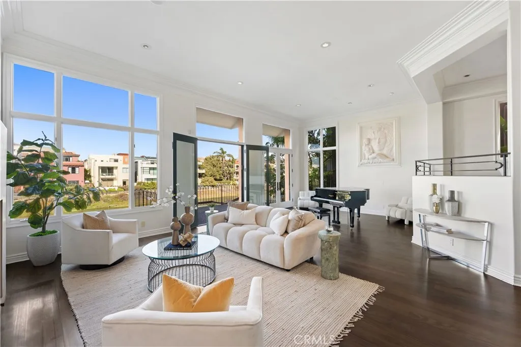 Marina Del Rey, CA 90292