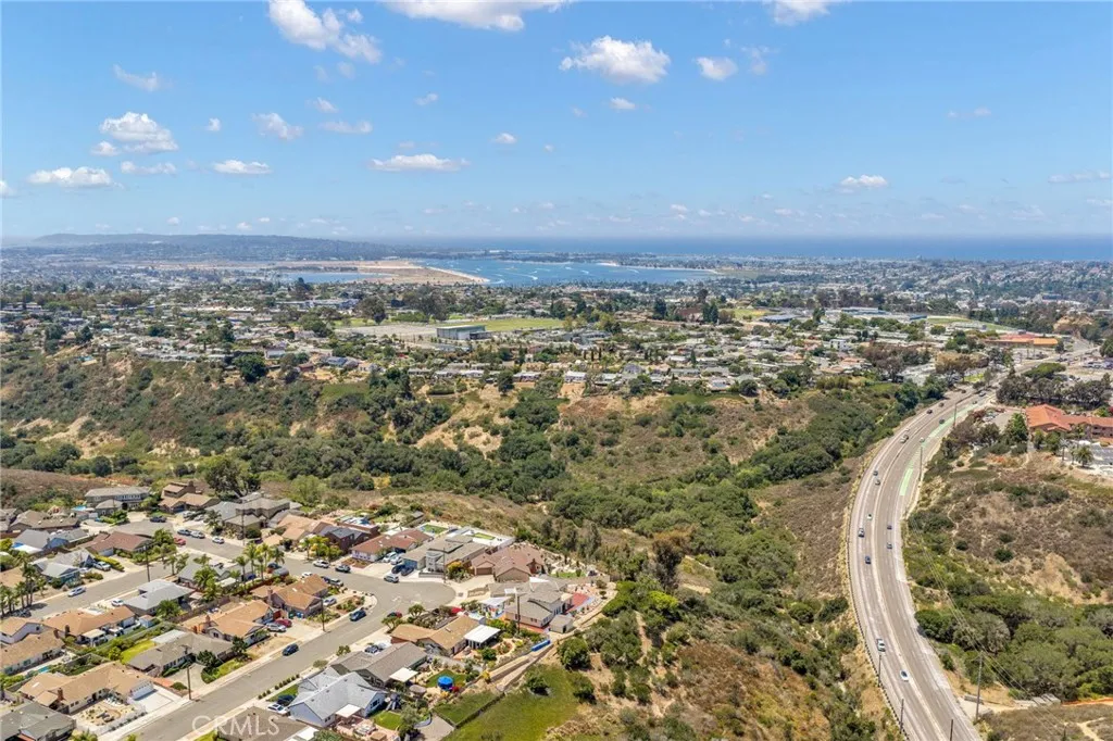 https://cdn.realtyfeed.com/cdn/127/306769554/7bd951f2cf2a2b987bbba1cb2af96b9c.webp
