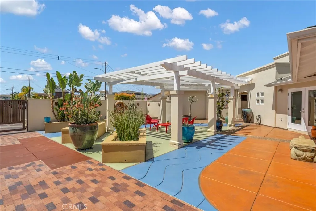https://cdn.realtyfeed.com/cdn/127/306769554/ce80a4d92f4b652caa62ad35a6fbb1ab.webp