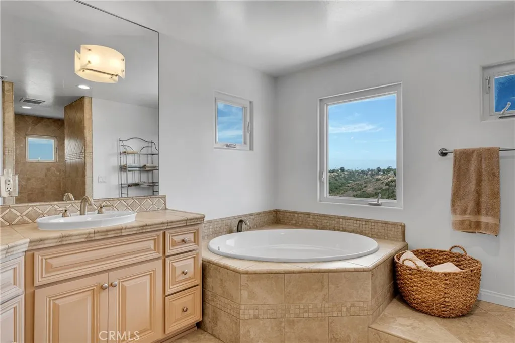 https://cdn.realtyfeed.com/cdn/127/306769554/d8b66d3f7e090036c45cc9822495e539.webp