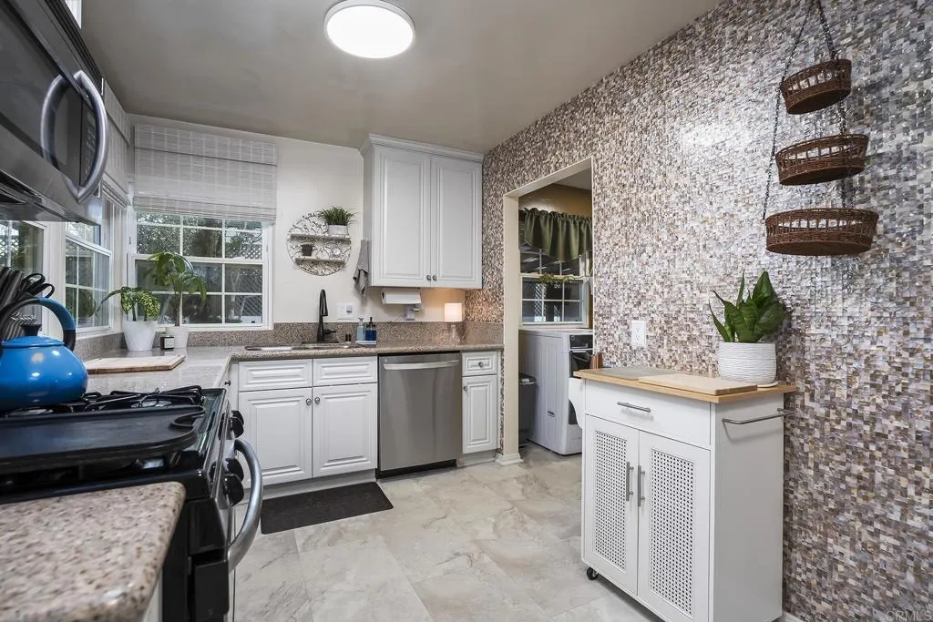 https://cdn.realtyfeed.com/cdn/127/306769555/69b8d7c58800c72edf4163bbf4a7d426.webp