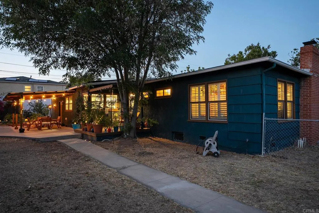 https://cdn.realtyfeed.com/cdn/127/306769555/ba7bfad61f41dded5fdbb9ff12b63b46.webp