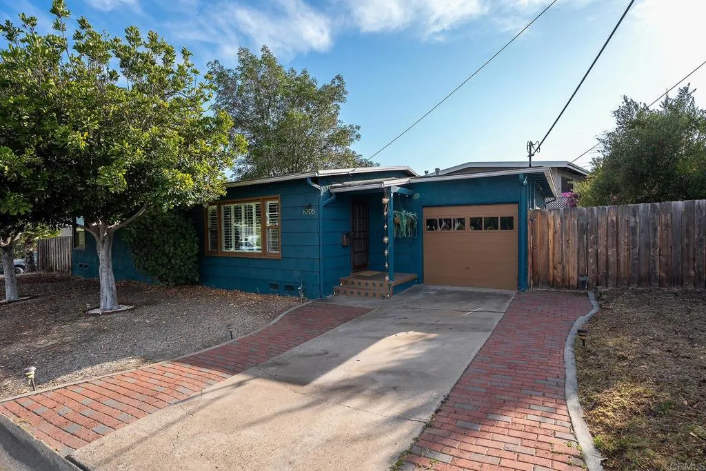 https://cdn.realtyfeed.com/cdn/127/306769555/c4d614f8c56ae73764cf296c2423b87d.webp