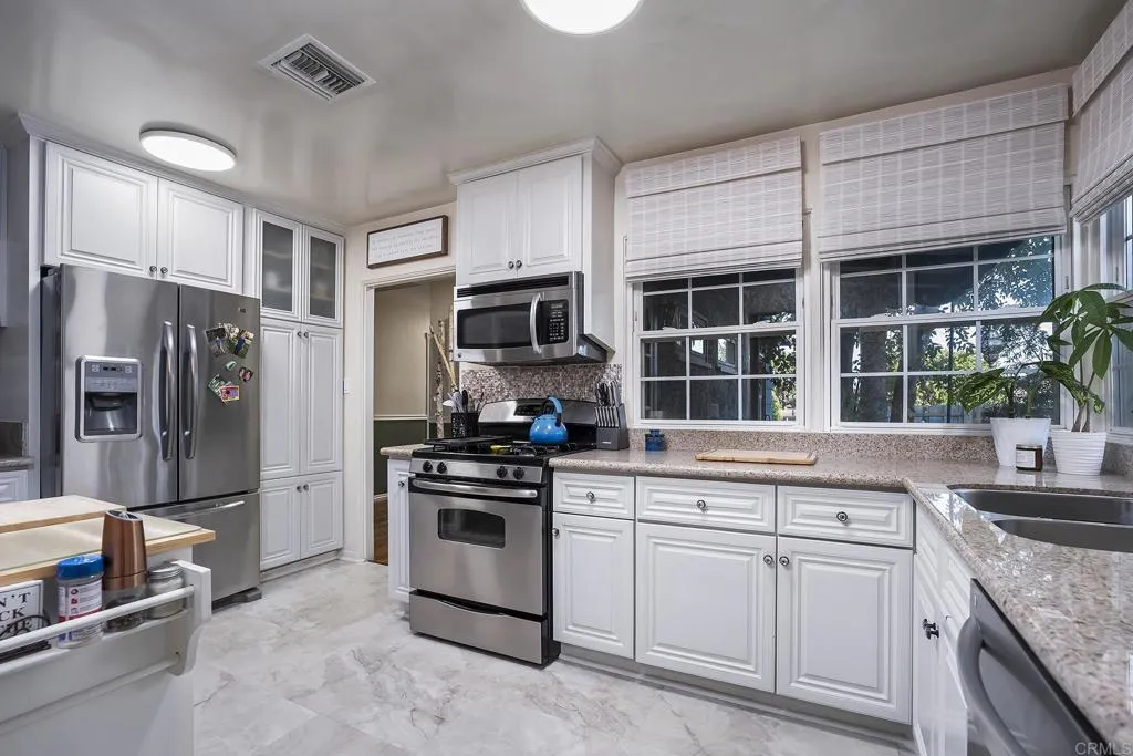 https://cdn.realtyfeed.com/cdn/127/306769555/c753ba621901717895e0746f28a8bdd5.webp