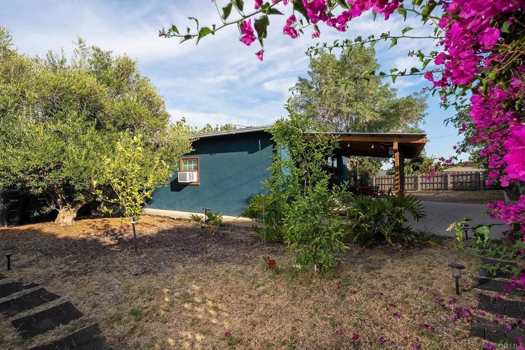 https://cdn.realtyfeed.com/cdn/127/306769555/e2f86c6cb8313fc67f9147405e27d174.webp