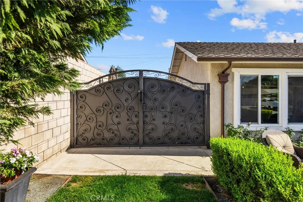 3038 E Cog Hill Court, Ontario, CA 91761 - Photo 5 of 36, Ontario, CA