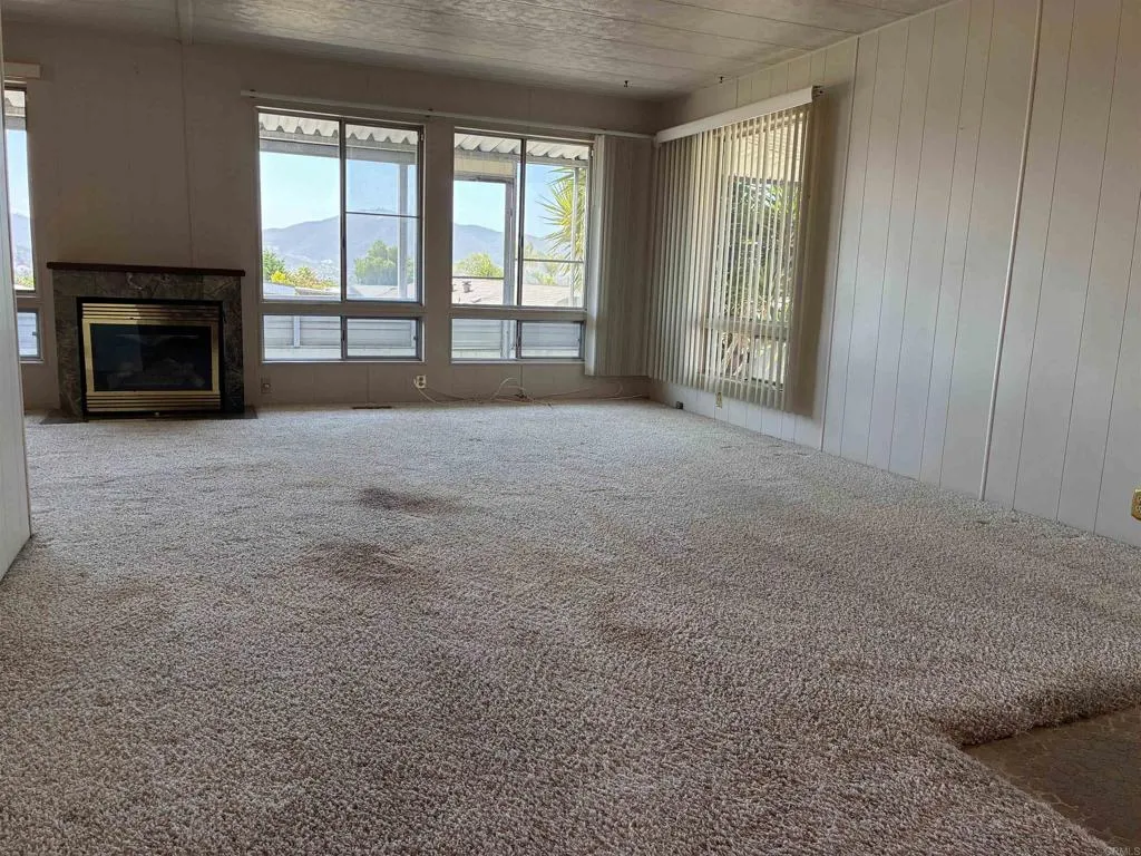 https://cdn.realtyfeed.com/cdn/127/306769589/27d27f7c61dc5b945e12af4c44304576.webp