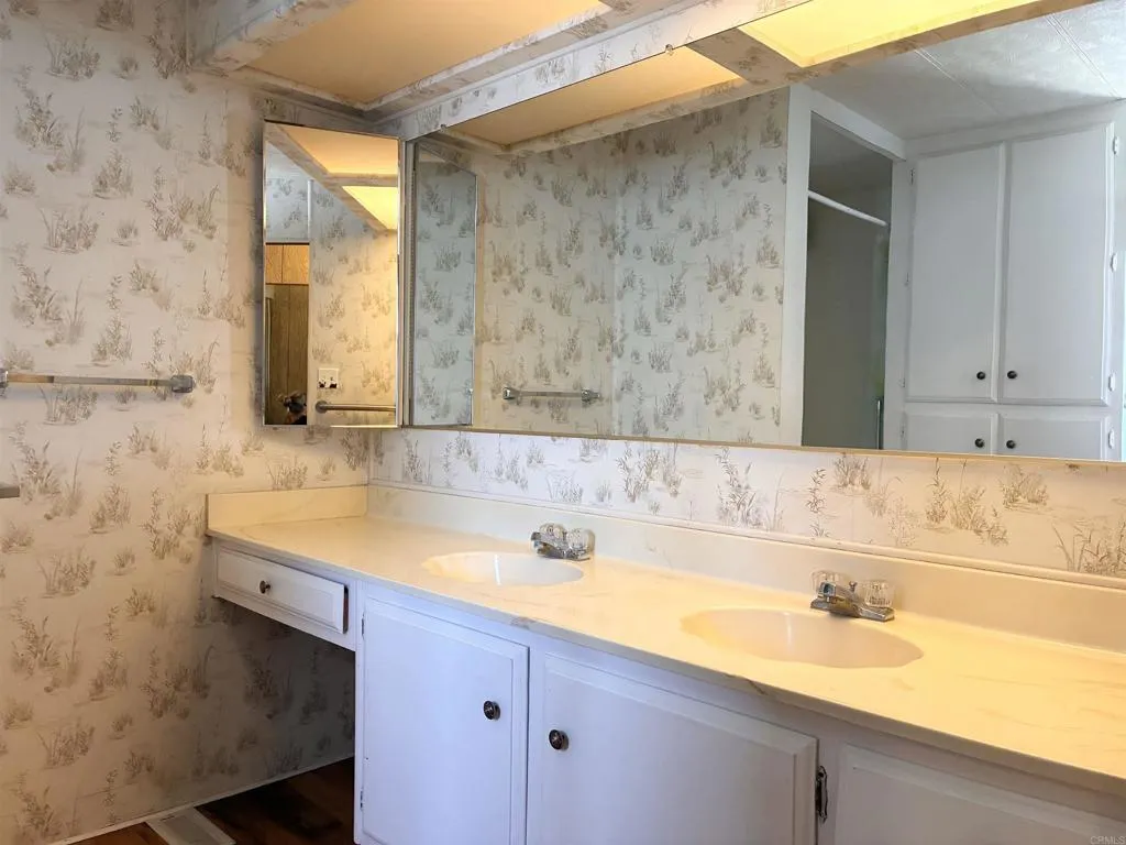 https://cdn.realtyfeed.com/cdn/127/306769589/5c26ae558850b31cdf2c75011686c092.webp
