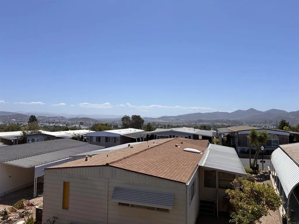 https://cdn.realtyfeed.com/cdn/127/306769589/b1a4ebe07aa220754585aeb1565f447b.webp