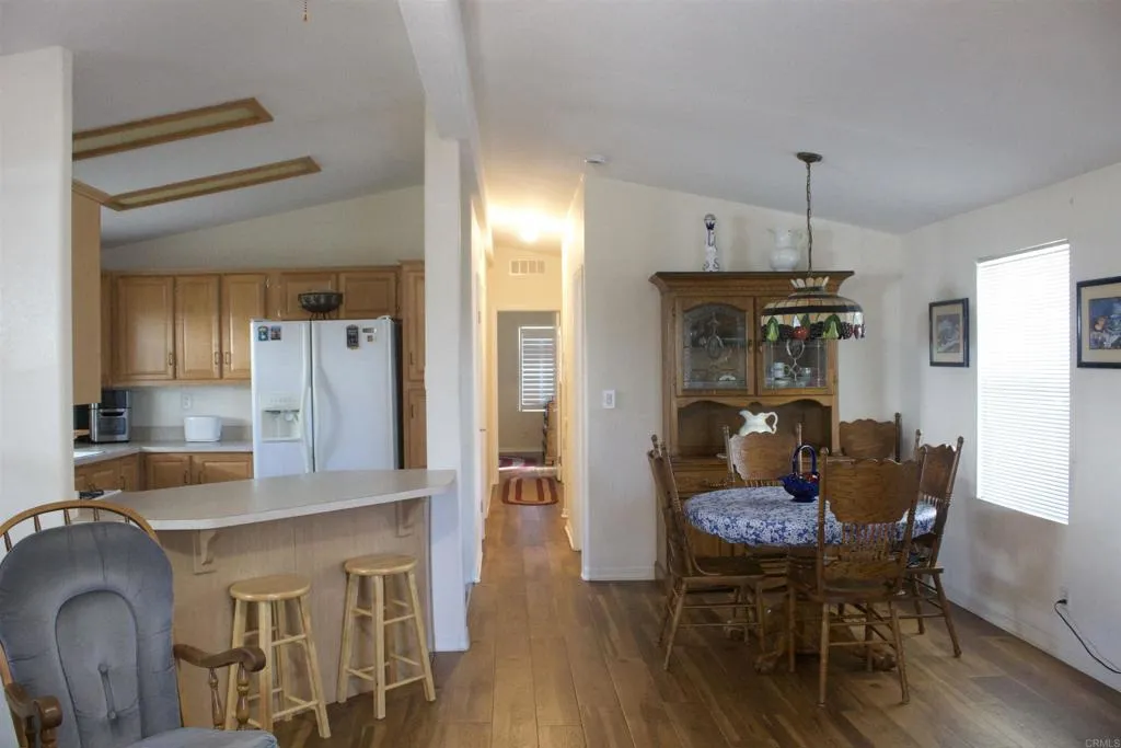 https://cdn.realtyfeed.com/cdn/127/306769592/8aba78b0905a840985d614eaac38b081.webp