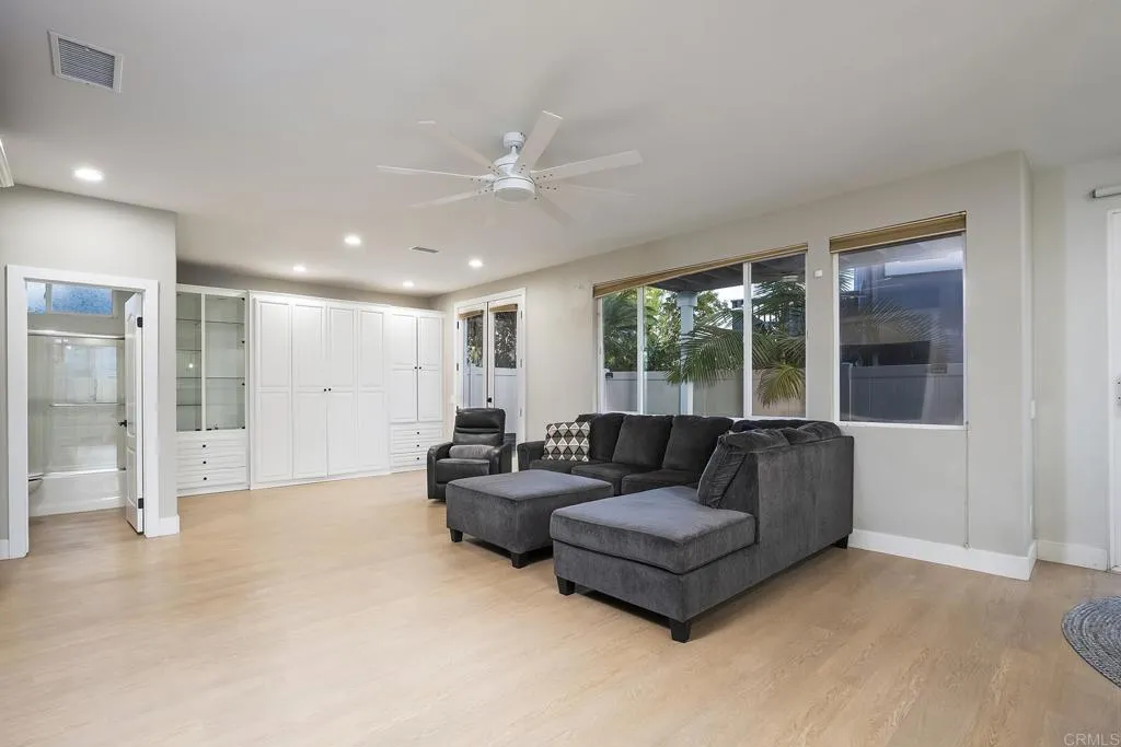 https://cdn.realtyfeed.com/cdn/127/306769593/047cd215180615fef0bc125c0b7c686e.webp