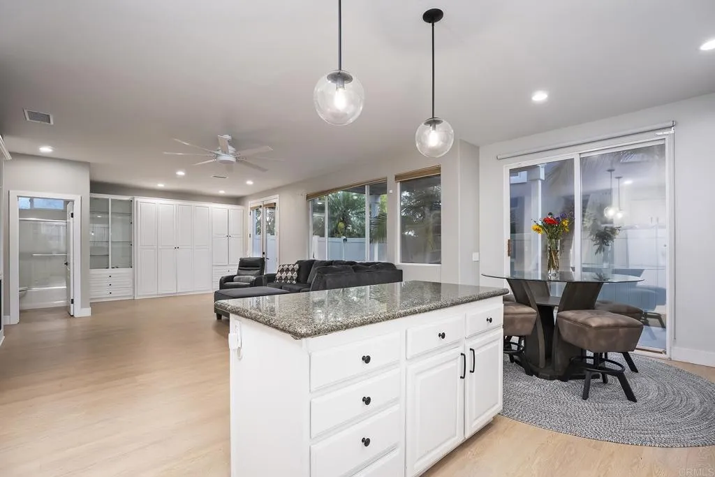 https://cdn.realtyfeed.com/cdn/127/306769593/221fc0701a37fe7fb8ac5c8814981e3d.webp
