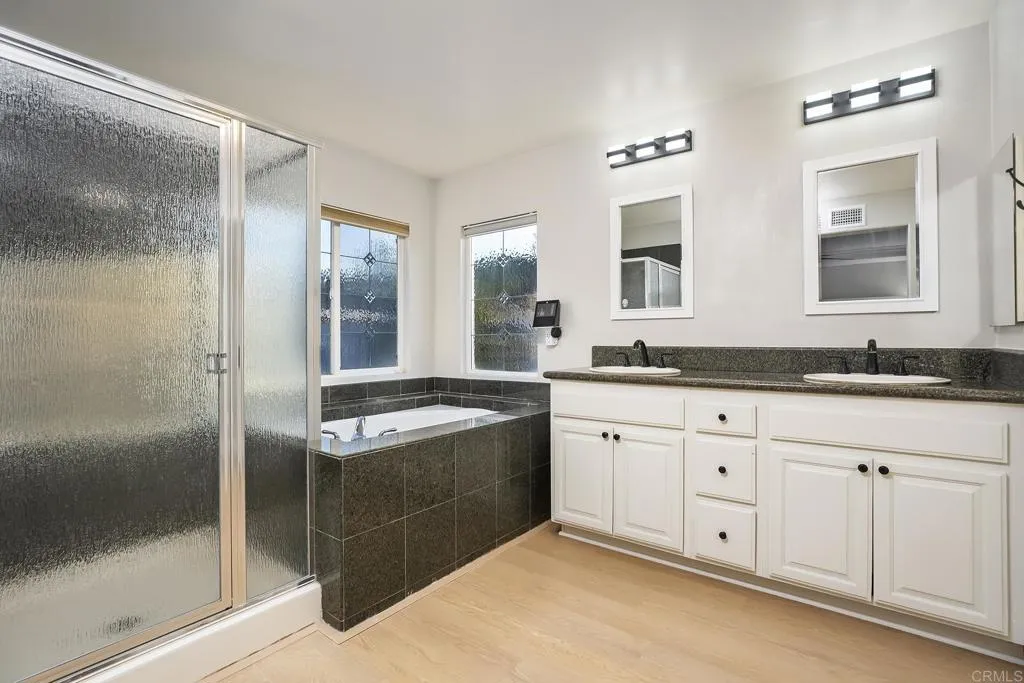 https://cdn.realtyfeed.com/cdn/127/306769593/371e5cf32ad34ac9e8682fc7426f3bd3.webp
