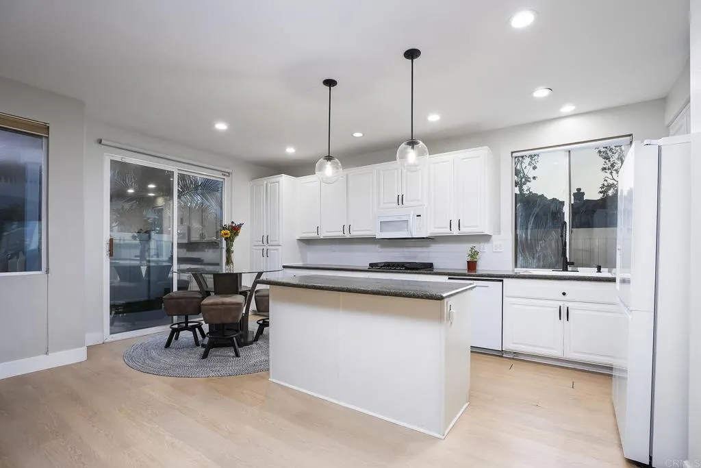 https://cdn.realtyfeed.com/cdn/127/306769593/61db7e42a9eeaa806e5a303a36e5baf1.webp
