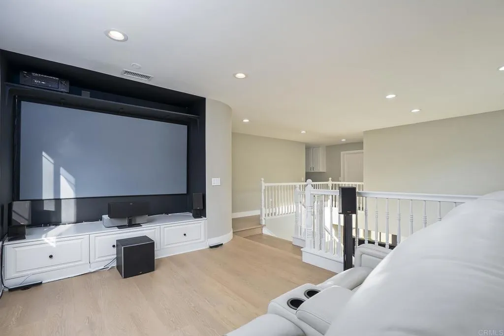 https://cdn.realtyfeed.com/cdn/127/306769593/64ad32760cf388198d6d7305aba088d5.webp