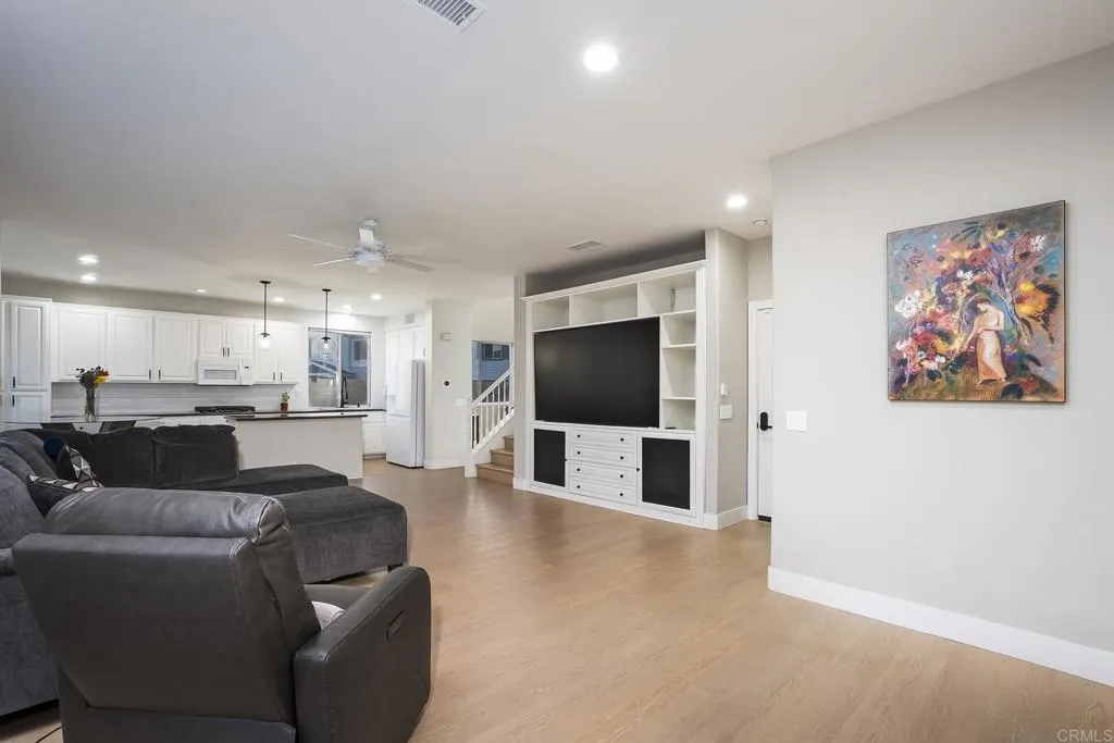 https://cdn.realtyfeed.com/cdn/127/306769593/6733bd052124bb0bc0f46e9fefad62ba.webp